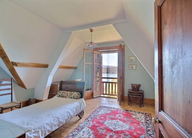 Superbe manoir avec vue sur le lac de Joux (13)