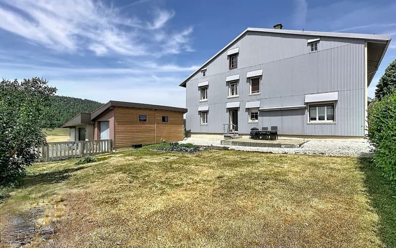 Ancienne ferme mitoyenne rénovée (12)