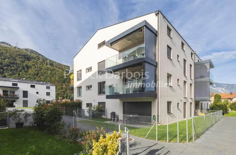 Superbe appartement de 5.5 pièces neuf avec grand balcon exposé Sud-Est, vue dégagée sur les Alpes, quartier résidentiel, cave et 2 places de parc dans le garage souterrain (1)