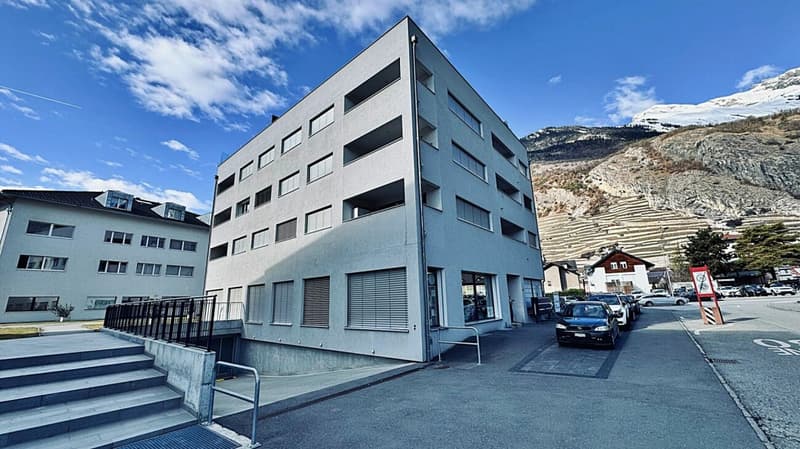 Opportunité d'investissement exceptionnelle ; attique de 4,5 pièces avec terrasse panoramique au centre du village (13)