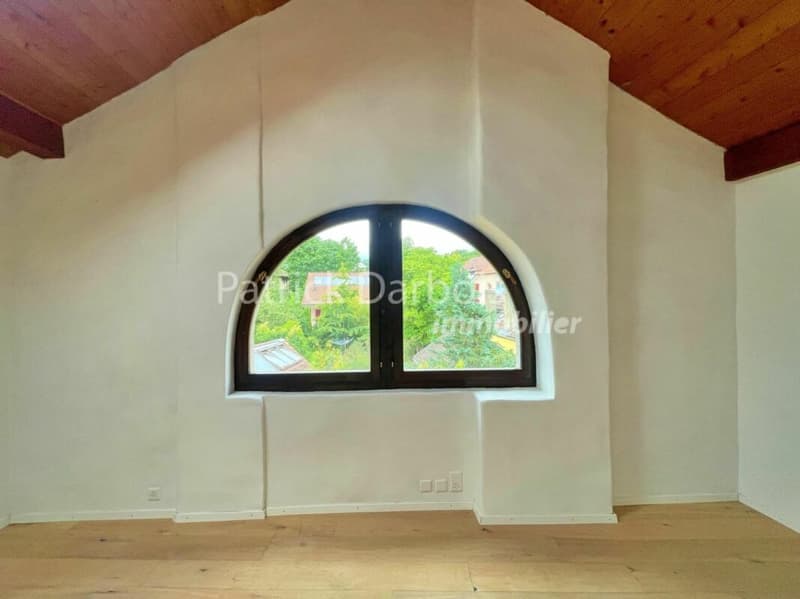 Casa di paese con 10 stanze a Montagny-près-Yverdon (40)