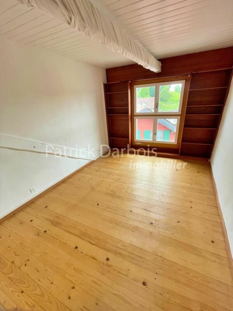 Casa di paese con 10 stanze a Montagny-près-Yverdon (34)