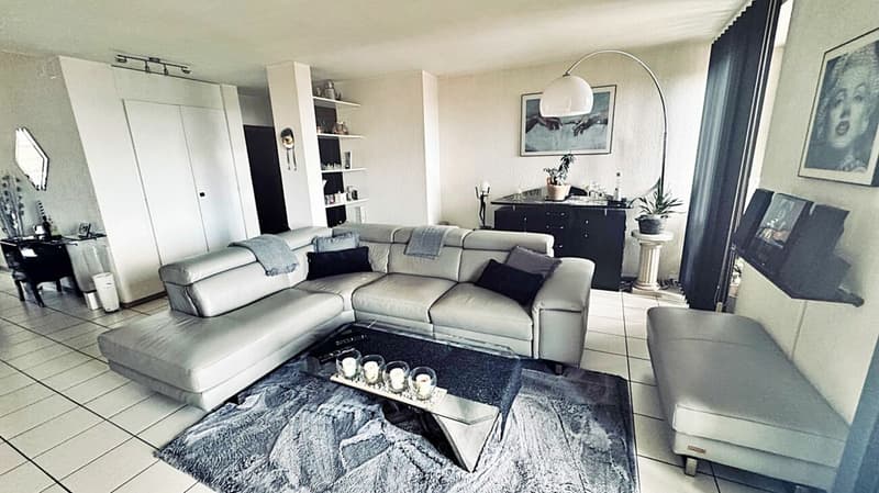 Spacieux appartement de 4,5 pièces au centre-ville de Neuchâtel (3)