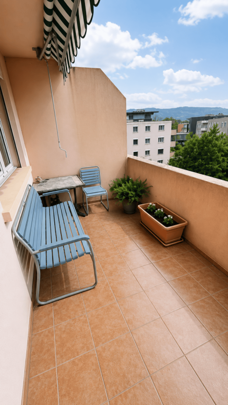 Spacieux attique de 5 pièces avec balcon, garage box et grande cave (4)