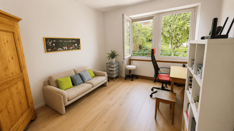 Villa individuelle de caractère avec deux spacieux appartements à proximité du centre-ville (20)