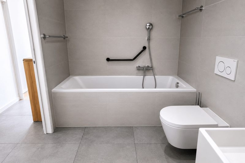 Villa individuelle de caractère avec deux spacieux appartements à proximité du centre-ville (18)