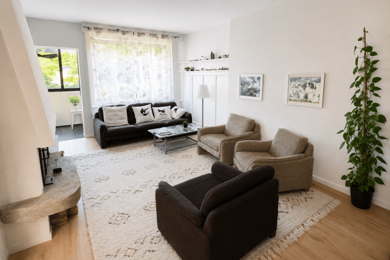 Villa individuelle de caractère avec deux spacieux appartements à proximité du centre-ville (9)