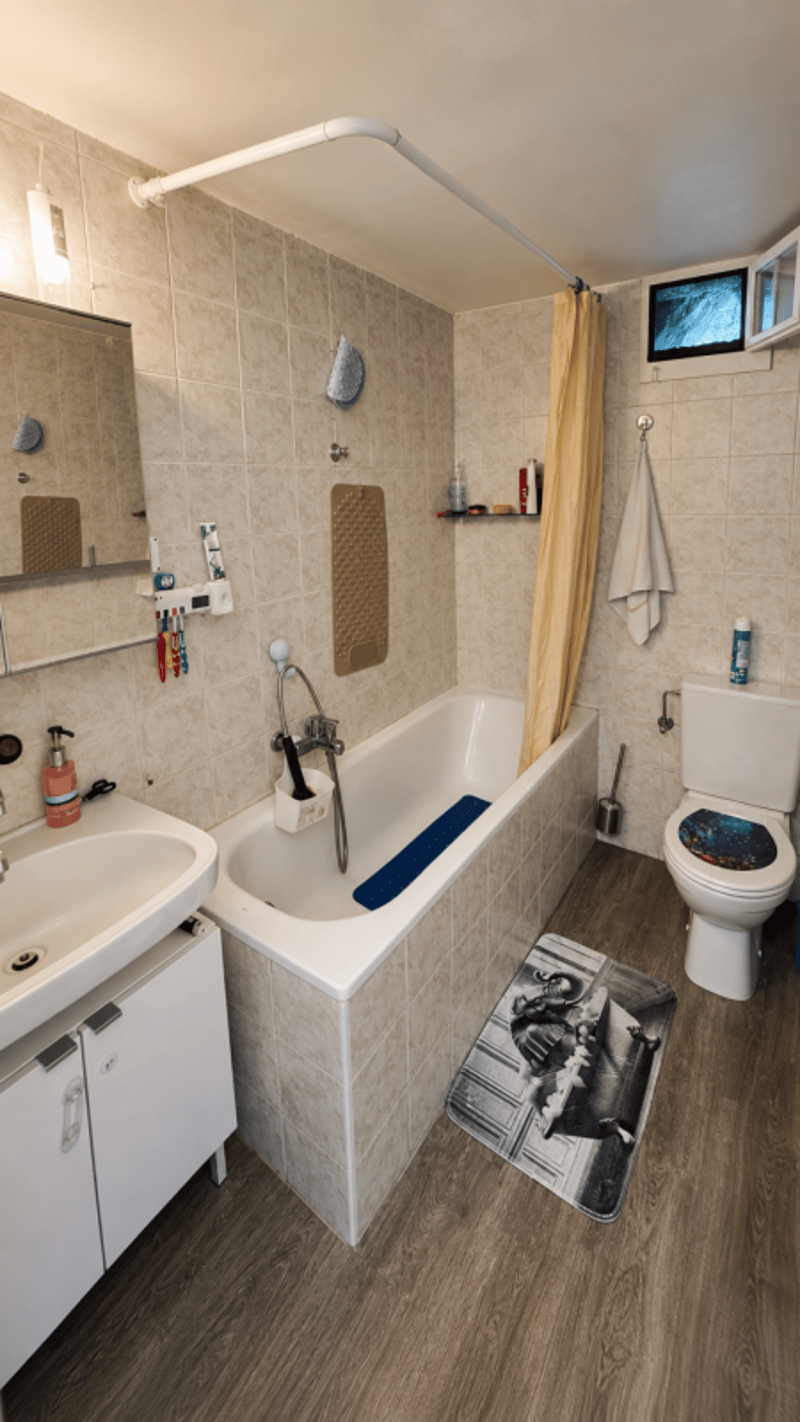 Immeuble locatif de rendement au coeur de Céligny (22)