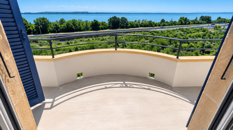 Superbe villa individuelle avec vue panoramique, à 200 m. du Lac (24)