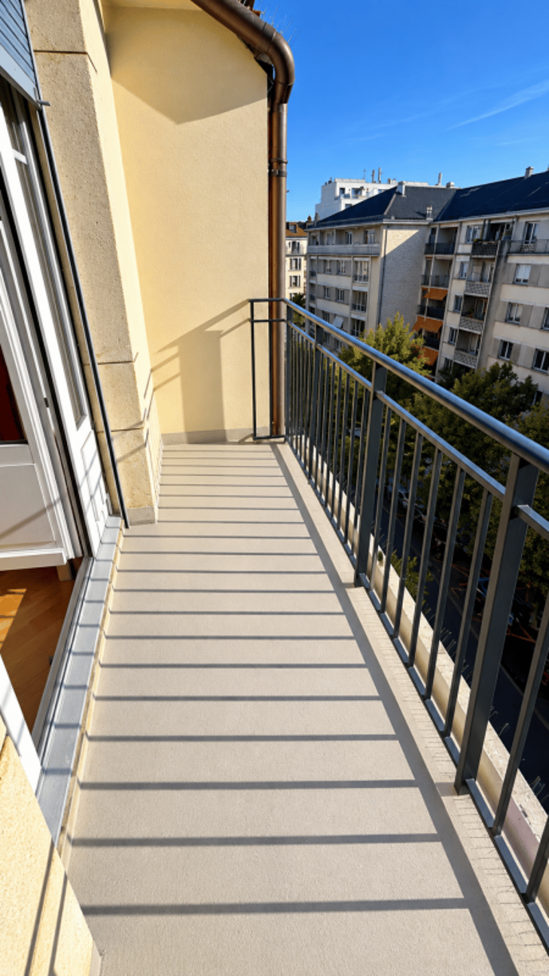 Superbe 3 pièces en attique avec 2 balcons (9)