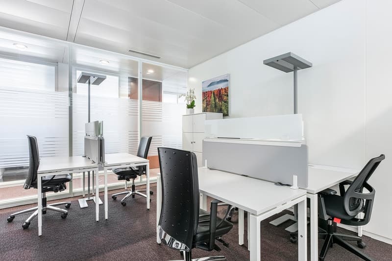 Réservez un bureau partagé ou un emplacement de coworking à Regus Business Park (1)