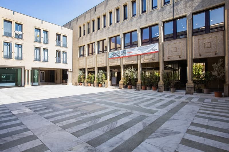 Ufficio professionale a Regus Quartiere Maghetti con condizioni flessibili (1)