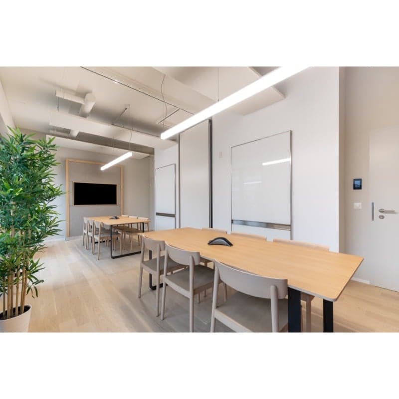 Accès aux espaces de coworking professionnels de Regus Airport (6)