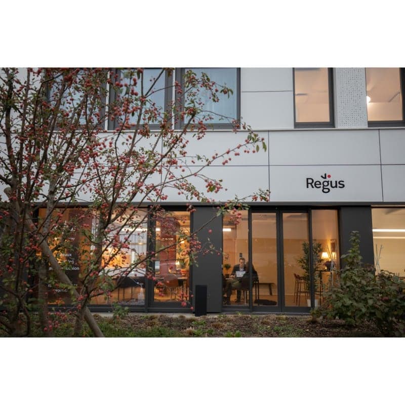 Accès aux espaces de coworking professionnels de Regus Airport (10)