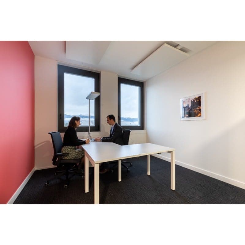 Accès aux espaces de coworking professionnels de Regus Airport (13)