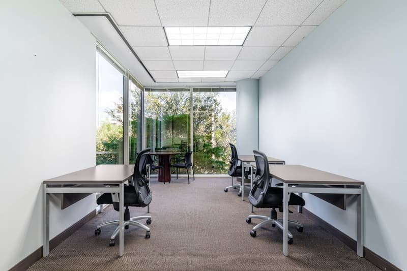 Trouvez un espace de bureau à Regus Business Park pour 3 personnes où tout est pris en charge (1)