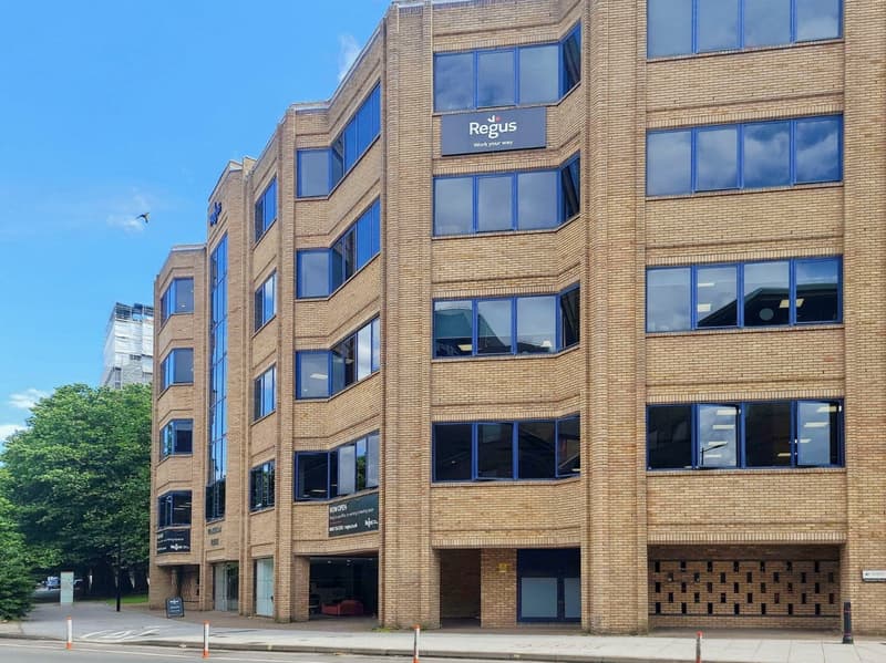 Spazio ufficio privato per 3 persone a Regus Main Station (15)