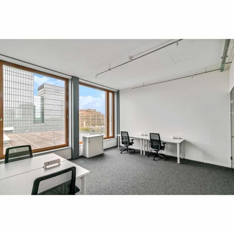 All-inclusive access to professional office space for 10 people in Regus Andreaspark (17)
