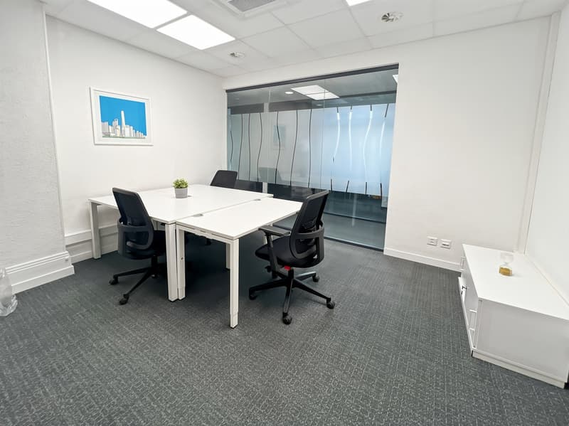 Trouvez un espace de bureau à Regus Main Station pour 5 personnes où tout est pris en charge (11)