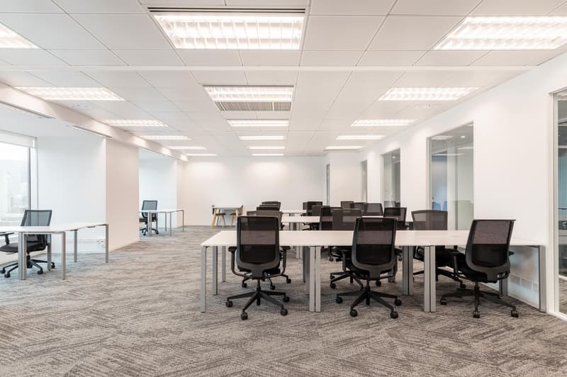 Espace de bureau privé pour 3 personnes à Regus Bessieres (3)