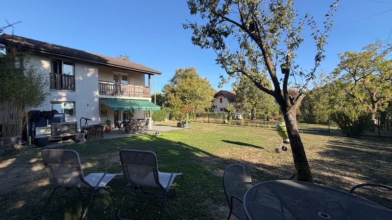 Maison familiale avec joli jardin et vue dégagée (2)