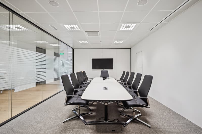 Bureaux modernes aménagés à louer (4)