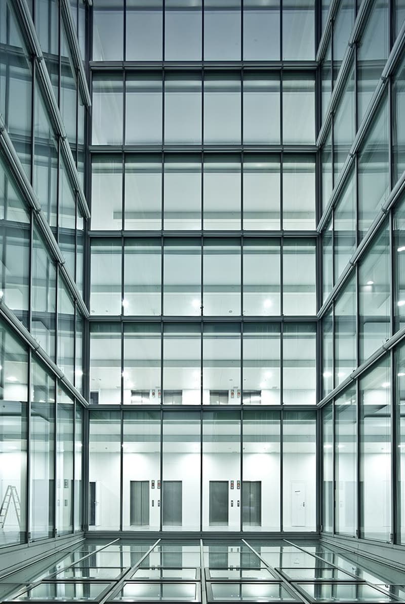 Bureaux haut standing – Rue du Rhône dans un immeuble représentatif (2)