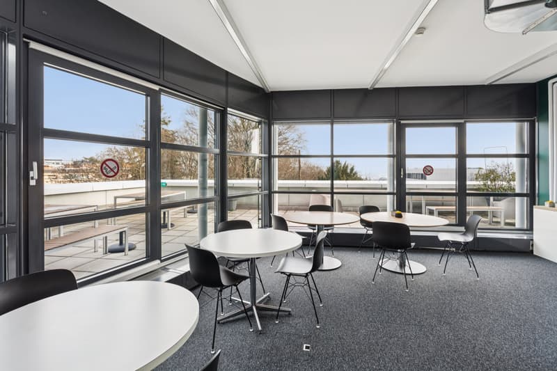 Bâtiment indépendant à louer avec services au sein d’un campus, quartier des nations à Genève. (8)