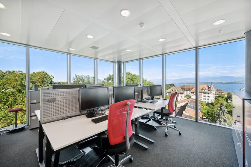 Bureaux aménagés - proche gare à Nyon - bâtiment moderne et lumineux (4)