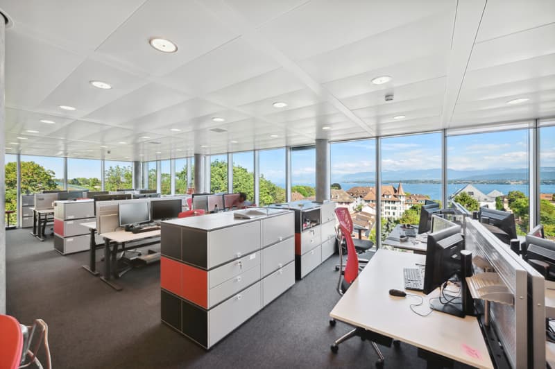 Bureaux aménagés - proche gare à Nyon - bâtiment moderne et lumineux (5)