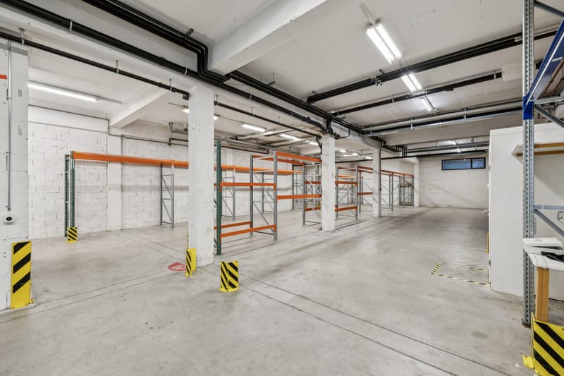 Surface industrielle avec bureaux – ZI Budron – 1’131 m² + bureaux – Accès indépendant & parkings (7)