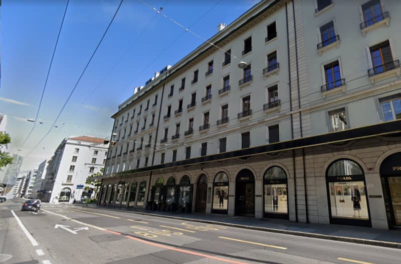 Rue du Rhône - Bureaux aménagés au sein d'un immeuble de caractère (1)