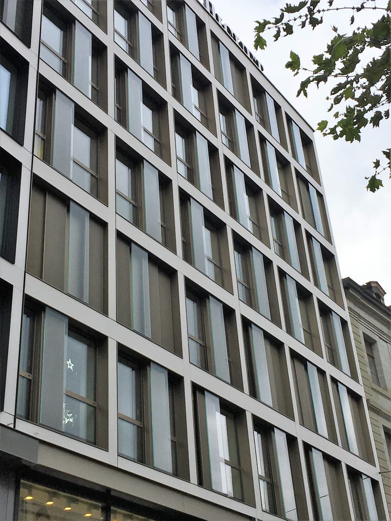 Surfaces de bureaux de 135 m2 à louer place de la Fusterie à Genève (1)