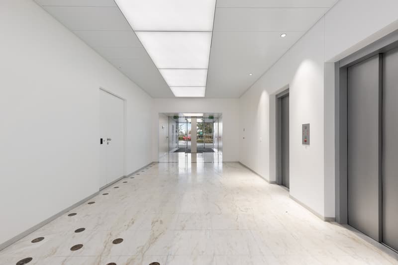 A louer - surface de bureaux au rez-de-chaussée (8)