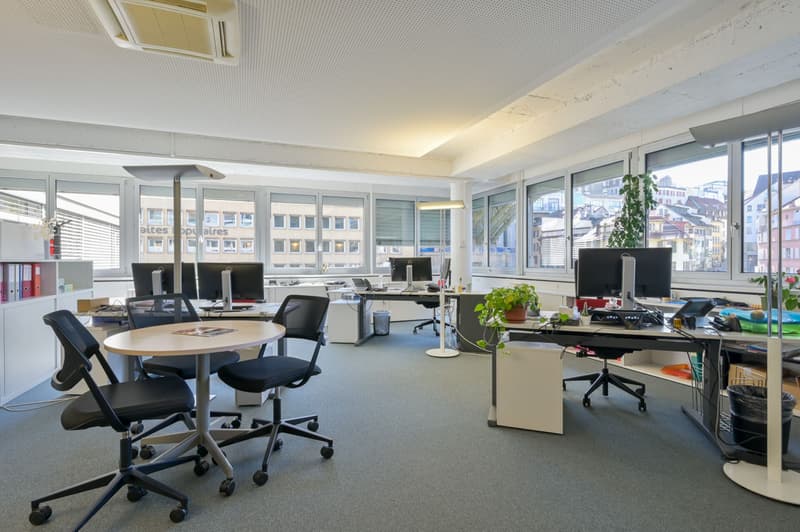 Vos bureaux de 2110 m2 à louer à Lausanne centre ville, métro, transports, commerces, parkings. (2)