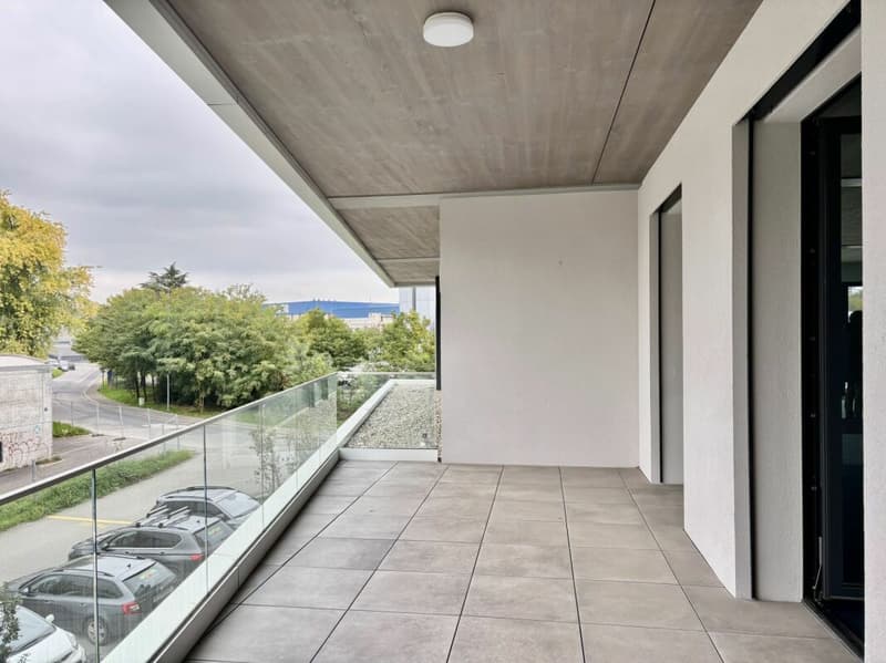 Bureaux neufs et lumineux de standing - face à la gare CFF de Bussigny ! (7)