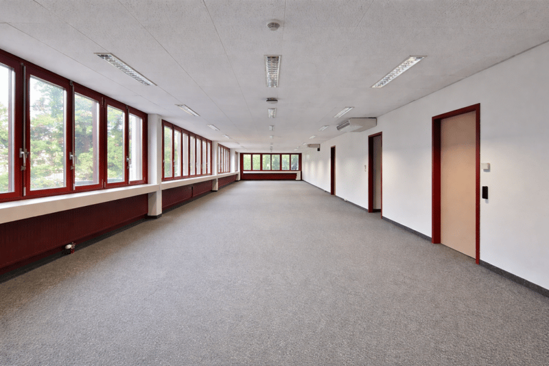 Bureaux lumineux, plug and play avec rampe d'accès ! (2)