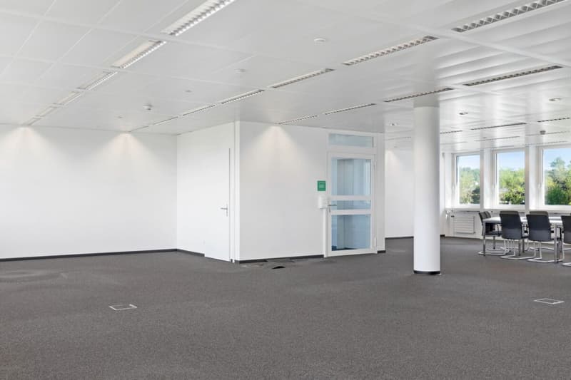 Bureaux moderne disponible immédiatement à Renens (3)
