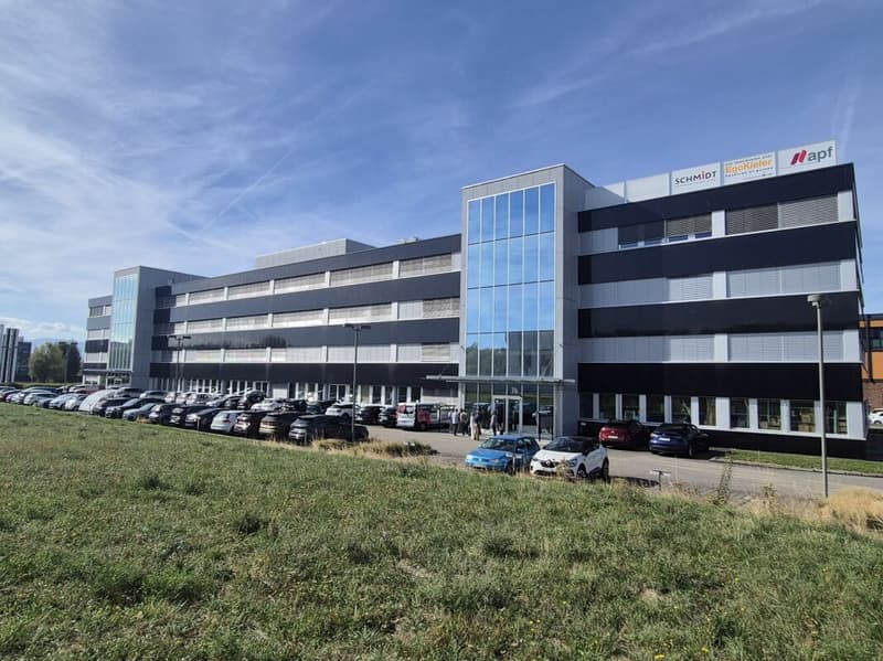 Superbes surfaces de bureaux modernes, accessibilité CFF et parkings (1)
