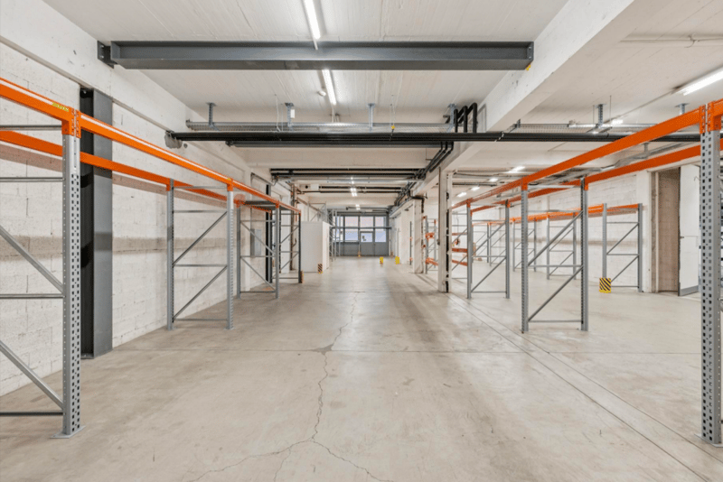 Vaud local stockage showroom depot archives à louer En Budron 600/1200 m2 (7)
