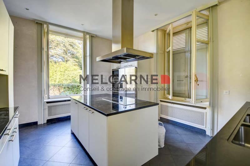 Magnifique maison de Maître avec vue imprenable sur le lac (11)