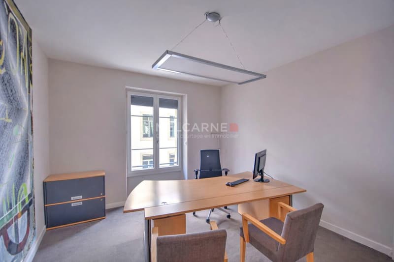 Bureaux d'environ 116 m² à louer - Proximité Parc des Bastions, Genève (2)