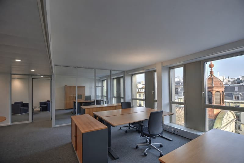 Bureaux d'exception d'env. 135 m2 à louer (2)