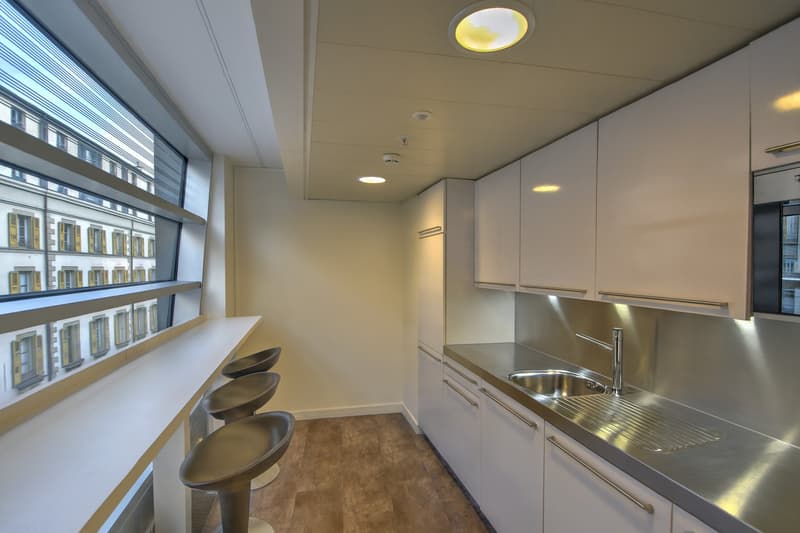 Bureaux d'environ 300 m² à louer - Rue du Rhône, Genève (3)