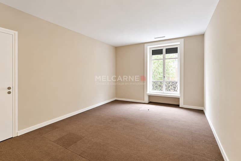 Bureaux de 104 m² idéalement situés à proximité du Parc des Bastions (5)