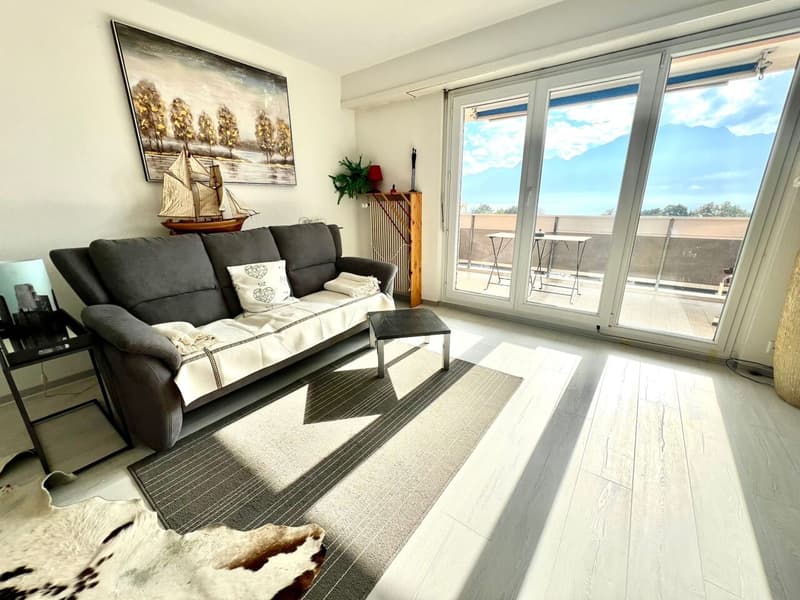 Beau meublé courte durée 2,5p / 1 chambre / Balcon vue lac (2)