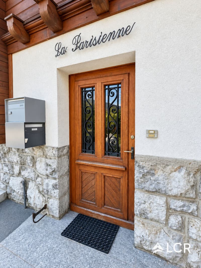 Bel immeuble / 2 Appartements et 2 commerces / rendement (7)