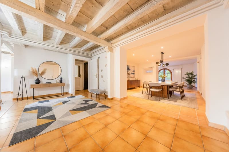 À louer - Magnifique Duplex dans une maison de village de 7.5 pièces - 260 m² - Piscine chauffée - Trélex (Nyon) (2)