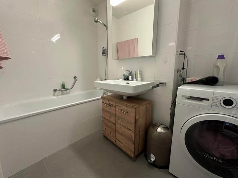SOUS-LOCATION - Bel appartement meublé de 7.5p / 4 CHB / Balcon (12)