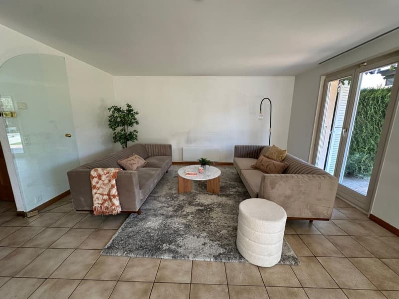 Splendide villa mitoyenne / 4 chambres / 3 SDB / Jardin / Piscine (5)